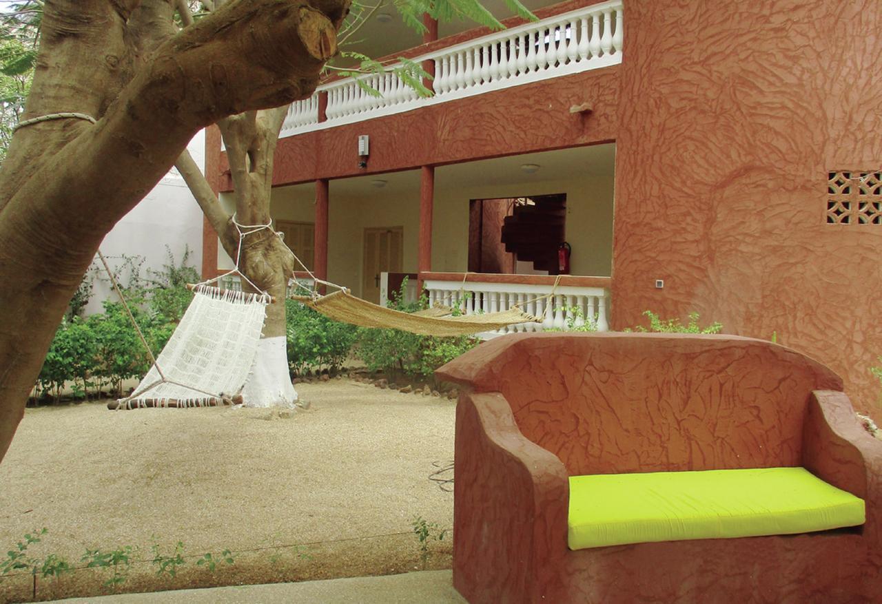 Le Lion Dort Hotel Somone Exterior foto